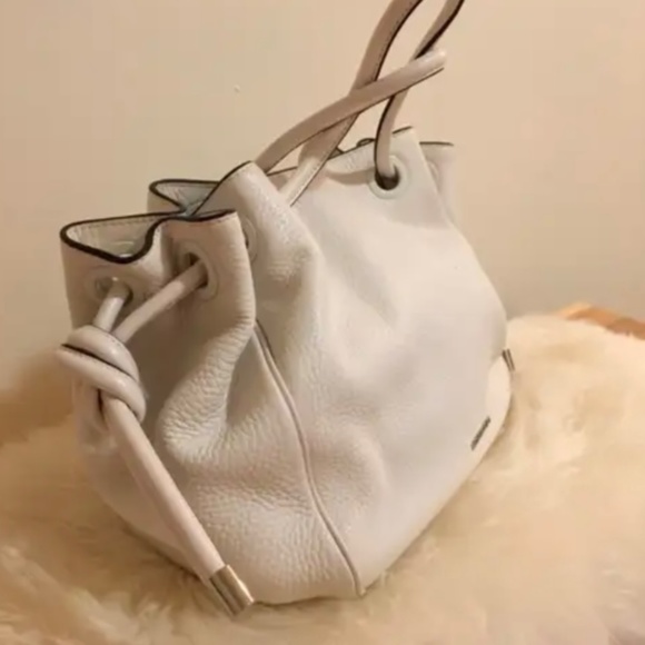 Micheal Kors, large leather tote - Picture 5 of 9